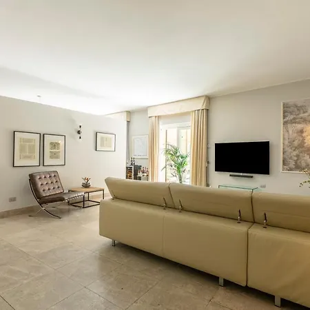 아파트 Romac Fontanella Borghese Palace *